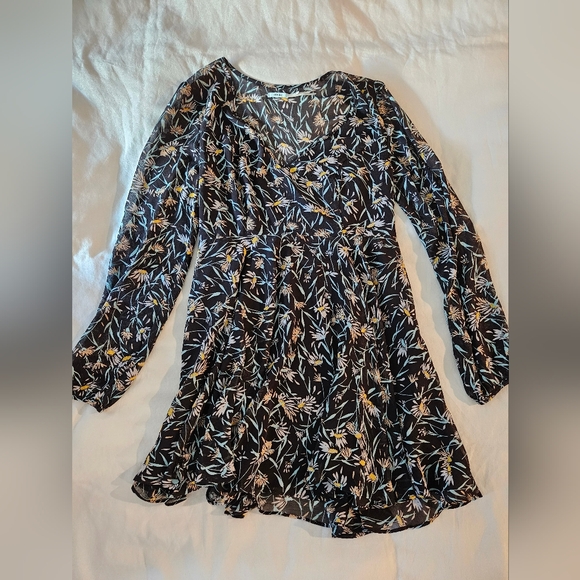 Urban Outfitters Kimchi Blue Mini Long Sleeve Dress Size 4 - Picture 2 of 4